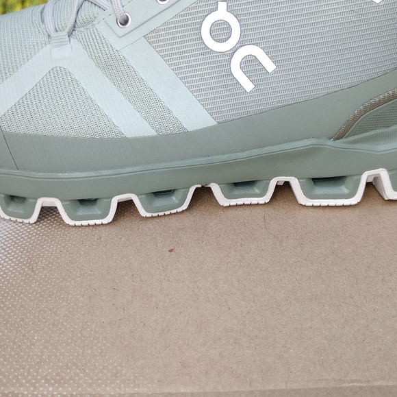 Hightop NWT 10W Cloudrock - Picture 4 of 8